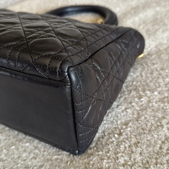 Christian Dior
Cannage Lady Dior Medium Vintage - Picture 5 of 11